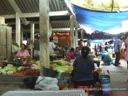 Suasana pasar Gatak sisi selatan