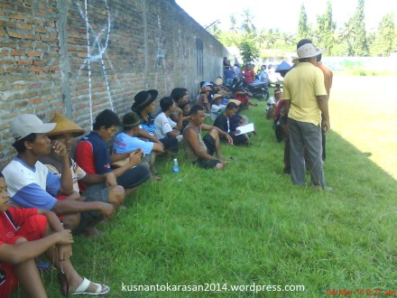 Para pemilik Gerobak sedang temu wicara di pinggir Lapangan Jodog.