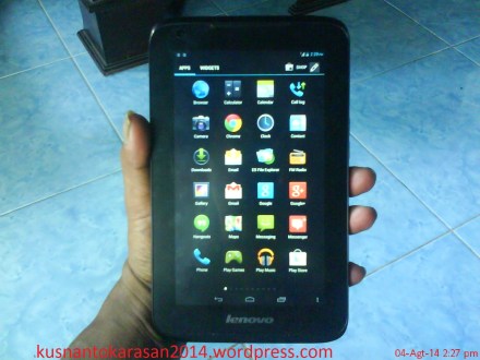 Tampilan depan tablet Lenovo Ideatab A1000