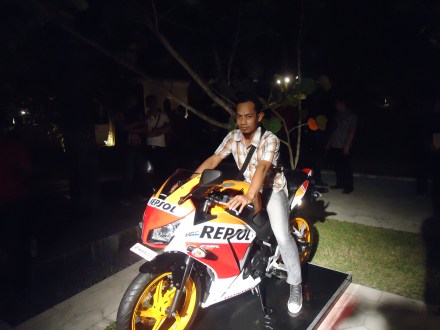 Saatnya uji ketinggian All New CBR 150R, ternyata agak jinjit,hehehe 