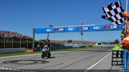Bendera kotak-kotak hitam dan putih