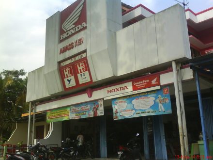 AHASS 7459 PODODADI MOTOR, Jl. KH Wahid Hasyim Ringinharjo Bantul Telp. 367049
