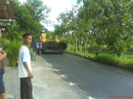 mesin perata aspal hotmix