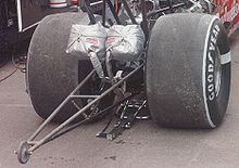 Palang wheelie pada traktor