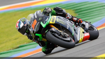 Bradley Smith penunggang Yamaha Tech 3