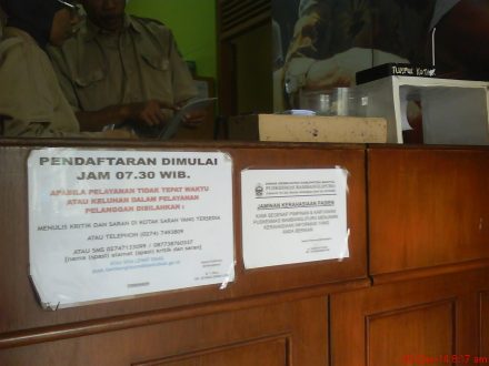 Bagian pendaftaran Puskesmas Bambanglipuro yang memberikan ketepatan waktu pelayanan