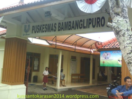 pintu gerbang Puskesmas Bambanglipuro menghadap Utara