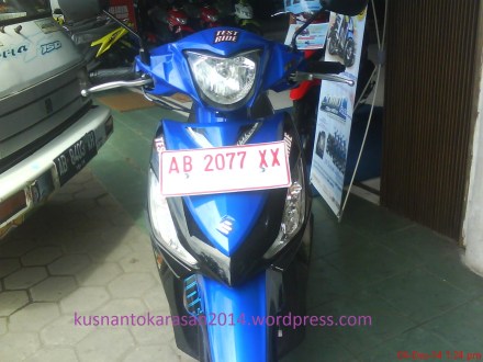 tampak depan suzuki address warna biru