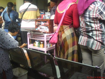 IBU penjual ball pen