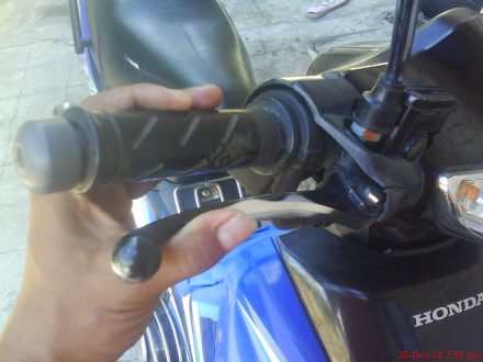 tuas rem depan sudah dalam tanda kampas rem sudah habis