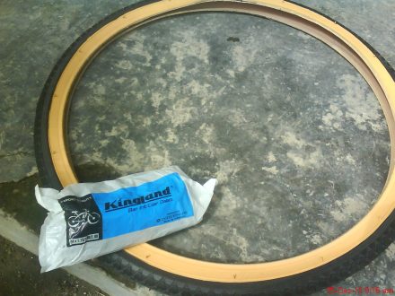 ban dalam dan ban luar baru, pastikan ukuran ban sesuai/sama yach dengan ban yang lama