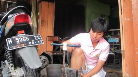 Bripda Eka lagi beraksi 'nambal ban'