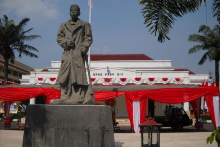 Gedung DPRD Propinsi Yogyakarta (www.pastvnews.com)