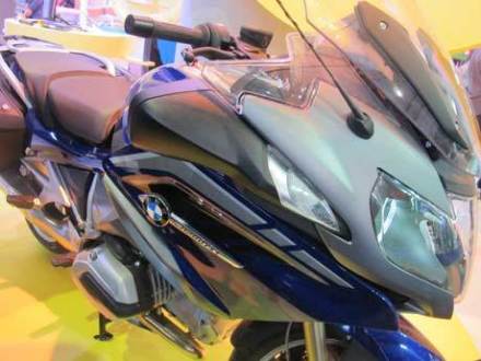 Helm pintar terkoneksi dengan motor 