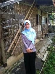 Yeri Meltriana Bu Guru TK yang cantik