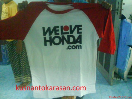 Ini nich wujud merchandise,, berupa t-shirt tampak dari depan