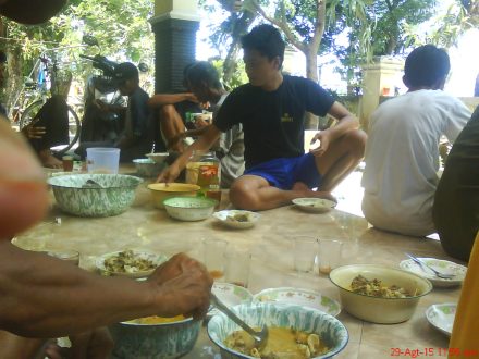 Menikmati 'lelung' a.k.a gulai balung
