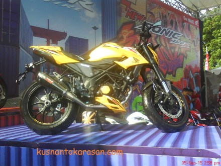 Modifikasi Honda All New CB 150R Street Fire warna kuning