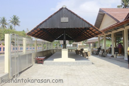 Los pasar Grogol yang terbilang unik, karena merupakan bangunan lama