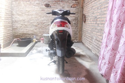 Tampak belakang Honda Vario esp 110