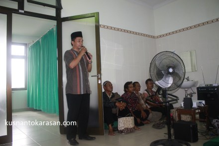 Bp. Sunarto pemancu acara Khitanan Massal RSP RESPIRA Yogyakarta