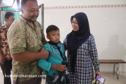 "Rizki Nur Dwijaya(11)" salah satu peserta Khitanan Massal dari Karasan Palbapang Bantul