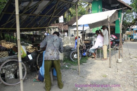 Tukang cukur/potong rambut tradisonal