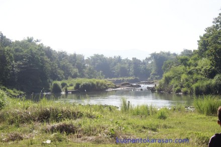 Inilah tuyik pertemyan/ tempuran sungai Opak dan sungai Oya.