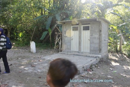 Ada kamar kecilnya juga 