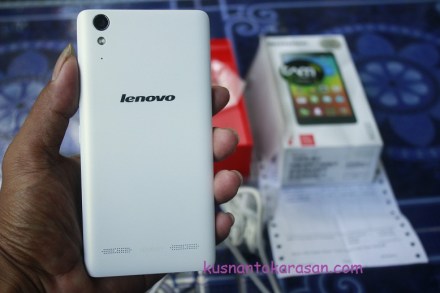 Sisi belakang lenovo A6000