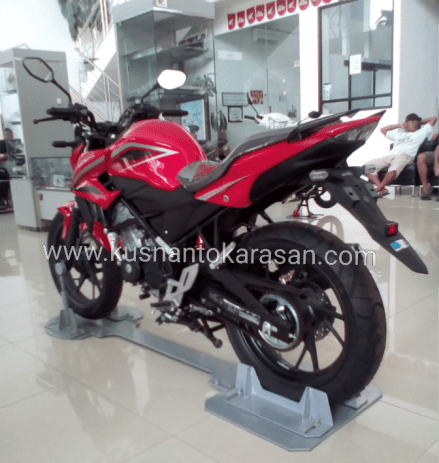 CB 150 Street Fire warna merah