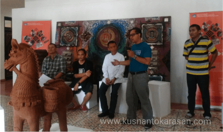 Co-kurator Bp. Akhmad Nizam selaku moderator jumpa pers