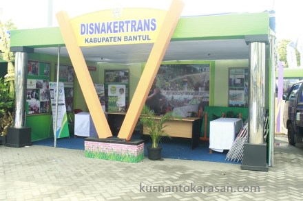 Stand  dari disnakertrans