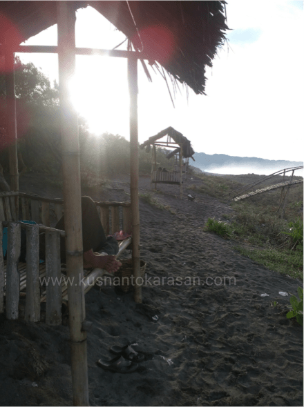 Gazebo pinggir pantai