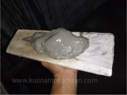 Buletan diletakkan pada lepan