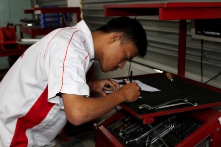 Setiap peserta program pelatihan mekanik sepeda motor Honda kolaborasi PT Angkasa Pura I (Persero) dan Astra Motor Yogyakarta mendapatkan materi yang sama dengan pelatihan mekanik AHASS (Technical Training Level 1). Dengan adanya pelatihan ini peserta diharapkan mampu langsung terjun ke dunia kerja baik dengan cara bergabung bersama AHASS ataupun dengan membuka bengkel mandiri. 