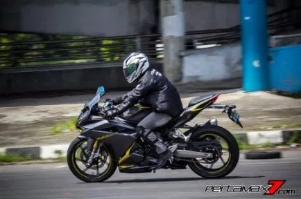 fun-race-honda-cbr250rr-jogja_-75-460x3071.jpg