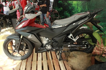 Tampak samping kanan Supra GTR 150