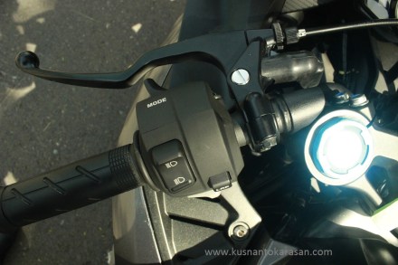 Tampak knop stang kiri all new CBR 250RR