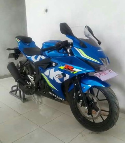 Suzuki GSX-R 150 warna biru livery MotoGP 2017