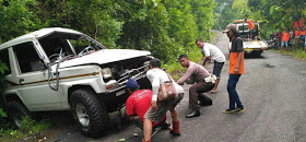 Mobil taff yang melorot di jalan cino mati Pleret 