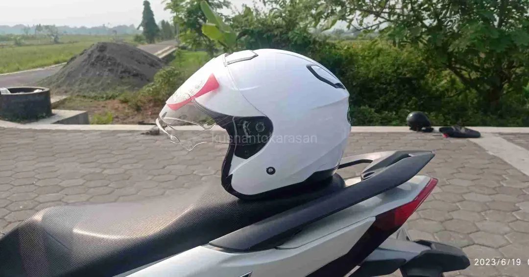 Helm KYT half face ini jadi The Most Wanted di Jogja